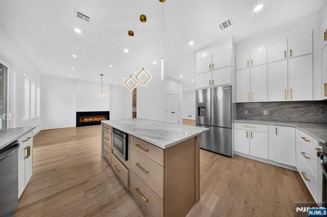 167 Palisades, Emerson, NJ 07630