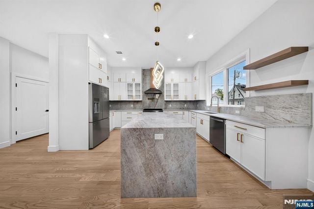 167 Palisades, Emerson, NJ 07630