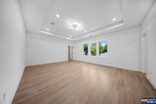 167 Palisades, Emerson, NJ 07630
