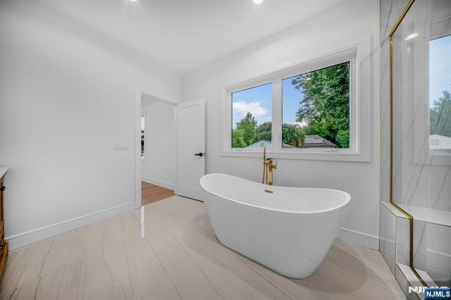 167 Palisades, Emerson, NJ 07630
