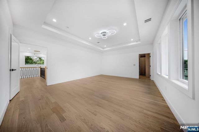 167 Palisades, Emerson, NJ 07630
