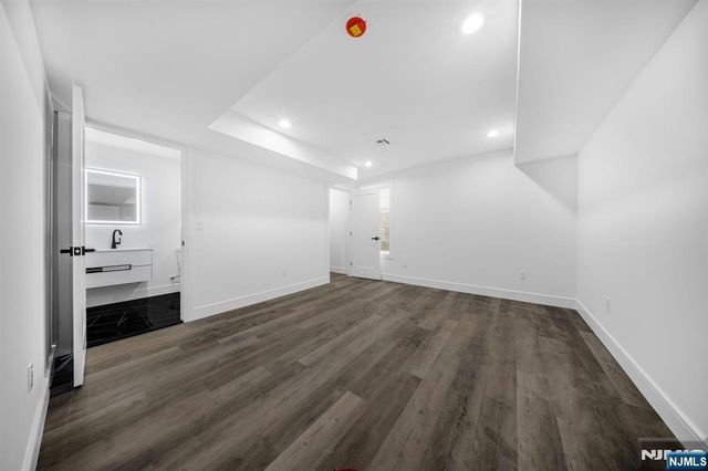 167 Palisades, Emerson, NJ 07630