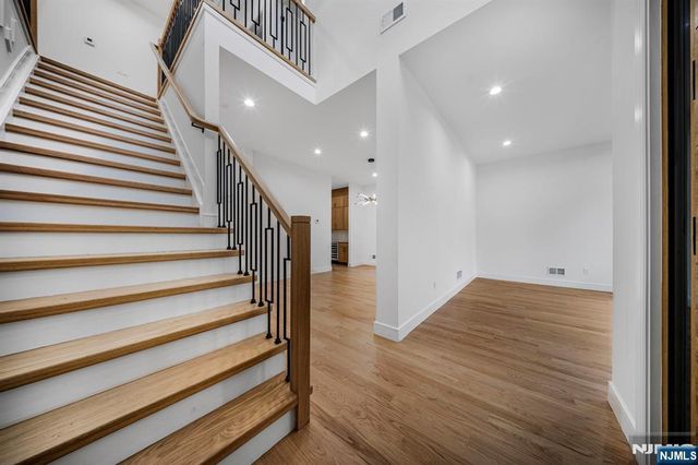 167 Palisades, Emerson, NJ 07630