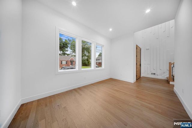 167 Palisades, Emerson, NJ 07630