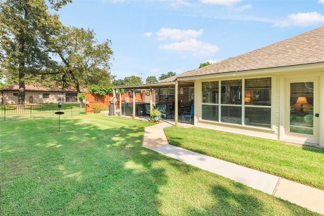 125 Golfview Drive, Hilltop Lakes, TX 77871