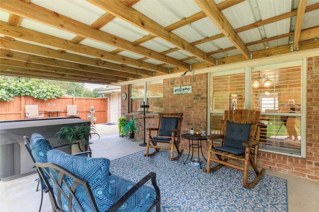 125 Golfview Drive, Hilltop Lakes, TX 77871