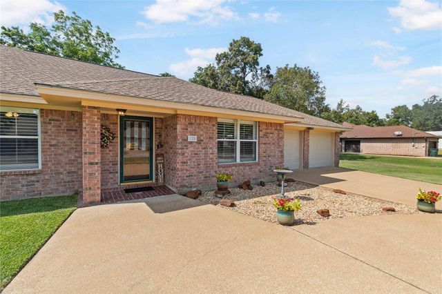 125 Golfview Drive, Hilltop Lakes, TX 77871