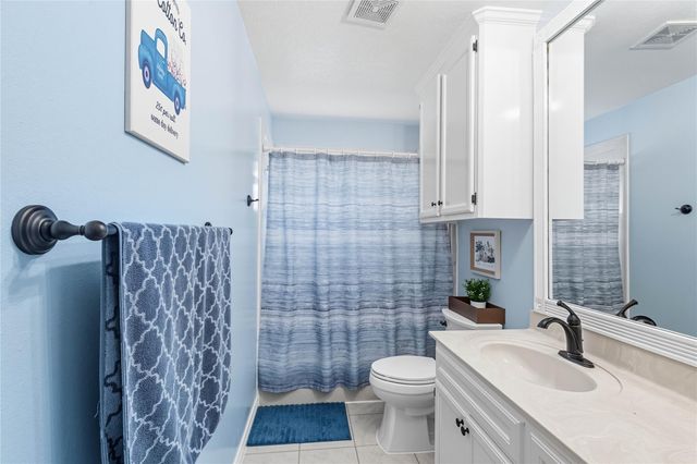 125 Golfview Drive, Hilltop Lakes, TX 77871