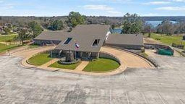 125 Golfview Drive, Hilltop Lakes, TX 77871