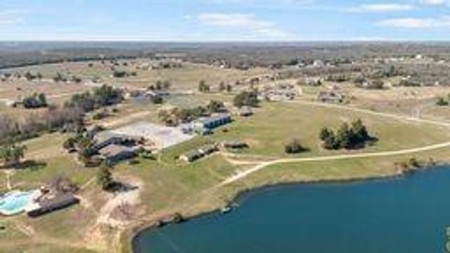 125 Golfview Drive, Hilltop Lakes, TX 77871