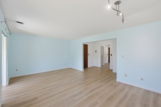 31 Bayberry Dr 4, Sharon, MA 02067