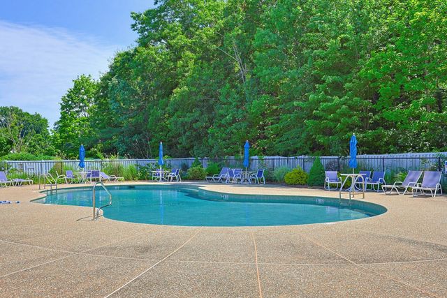 31 Bayberry Dr 4, Sharon, MA 02067