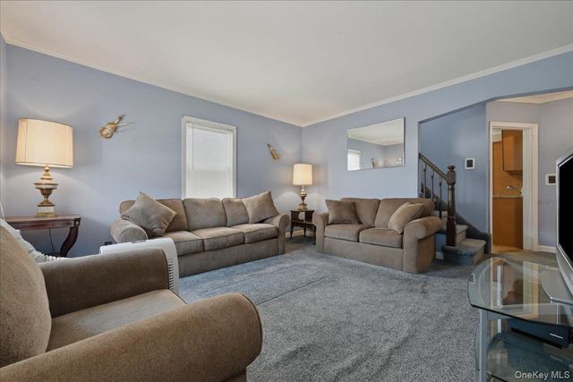 210 Madison Street, Franklin Square, NY 11010