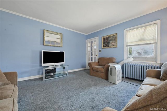 210 Madison Street, Franklin Square, NY 11010