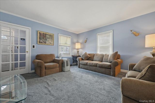 210 Madison Street, Franklin Square, NY 11010