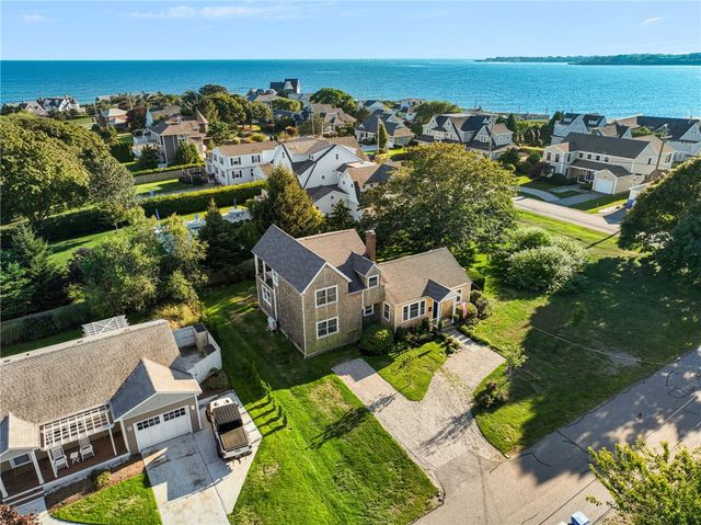 9 White Terrace, Middletown, RI 02842