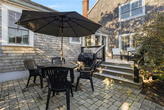 9 White Terrace, Middletown, RI 02842