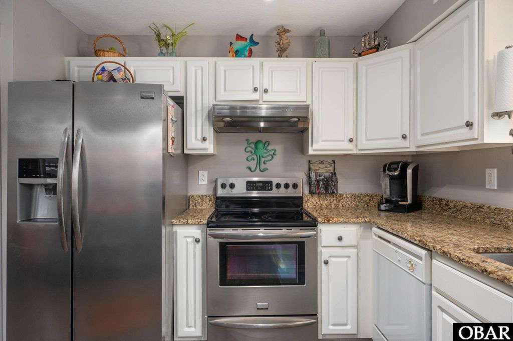 Image 5 of property listing at 204 Landing Lane, Manteo, NC 27954