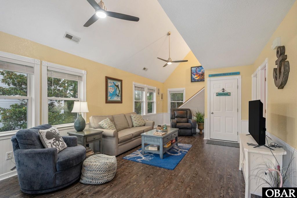 Image 7 of property listing at 204 Landing Lane, Manteo, NC 27954