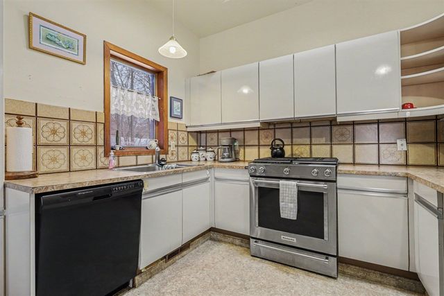 3135 Lakeshore Drive, Muskegon, MI 49441