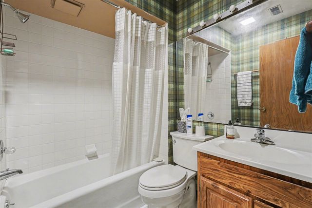 3135 Lakeshore Drive, Muskegon, MI 49441