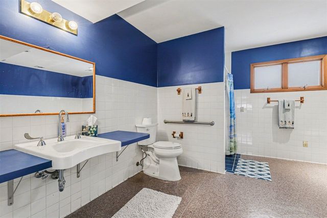 3135 Lakeshore Drive, Muskegon, MI 49441