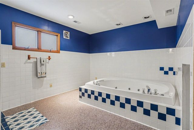 3135 Lakeshore Drive, Muskegon, MI 49441