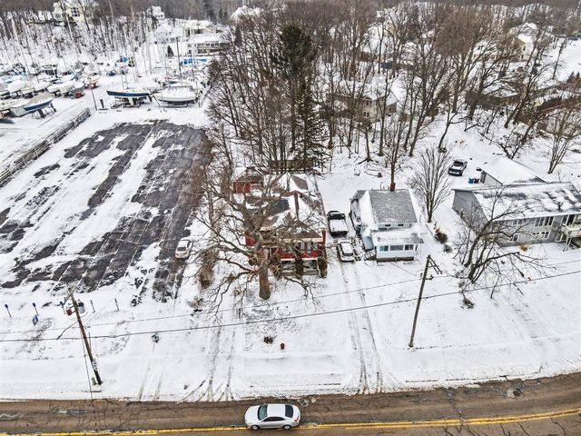 3135 Lakeshore Drive, Muskegon, MI 49441