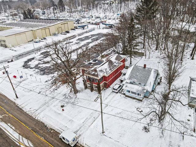 3135 Lakeshore Drive, Muskegon, MI 49441