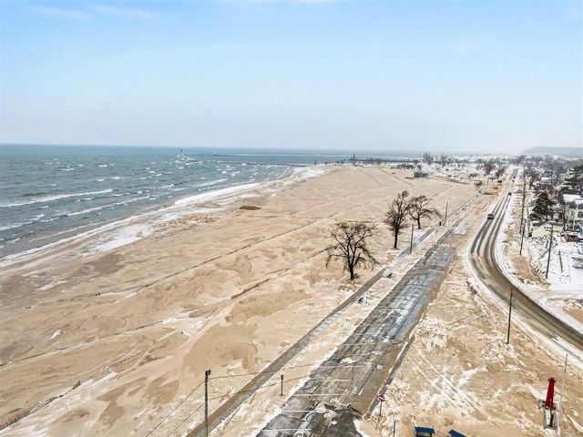 3135 Lakeshore Drive, Muskegon, MI 49441