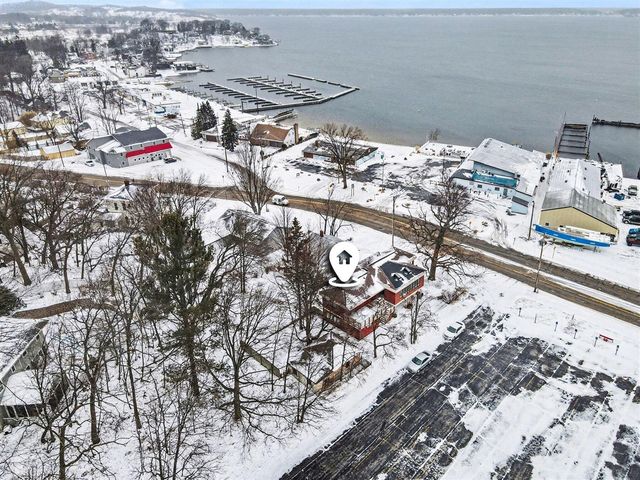 3135 Lakeshore Drive, Muskegon, MI 49441