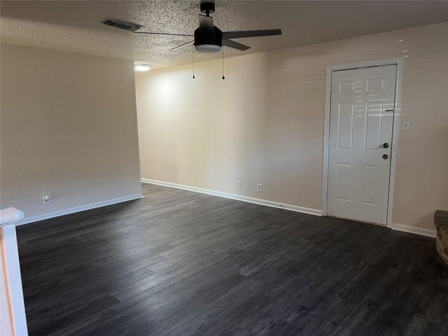 4112 19th Street N, Texas City, TX 77590
