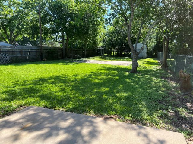 4112 19th Street N, Texas City, TX 77590