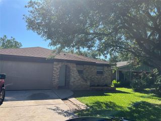 4112 19th Street N, Texas City, TX 77590