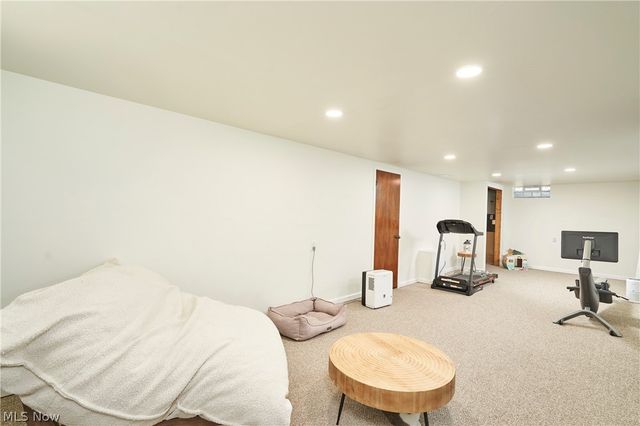 2863 11th Street, Cuyahoga Falls, OH 44221