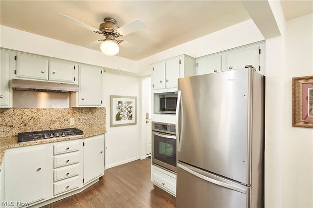 2863 11th Street, Cuyahoga Falls, OH 44221