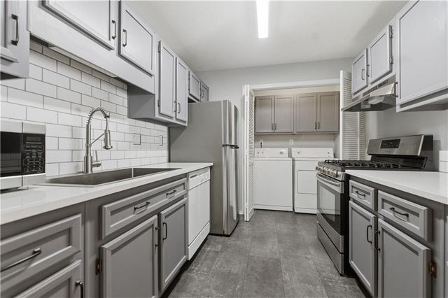 2204 Country Park SE Drive, Smyrna, GA 30080