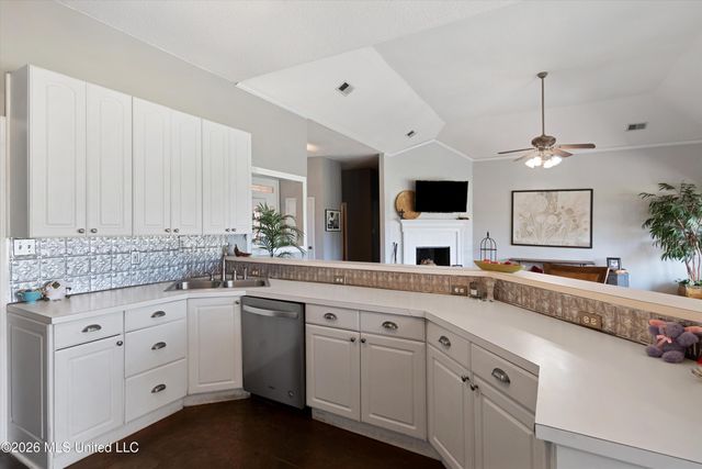 650 Fairway Drive, Hernando, MS 38632