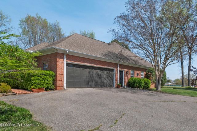 650 Fairway Drive, Hernando, MS 38632