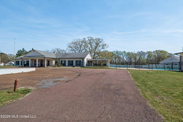 650 Fairway Drive, Hernando, MS 38632