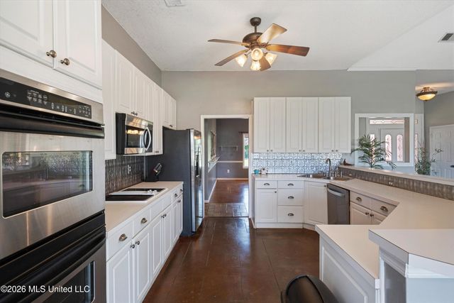 650 Fairway Drive, Hernando, MS 38632