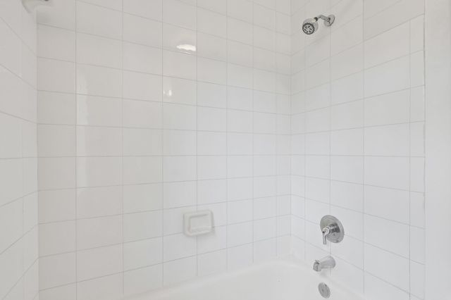 980 NE 212th Terrace 980-01, Miami, FL 33179