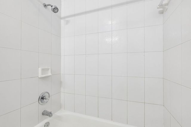 980 NE 212th Terrace 980-01, Miami, FL 33179