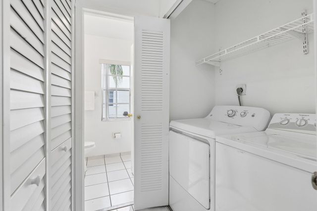 980 NE 212th Terrace 980-01, Miami, FL 33179