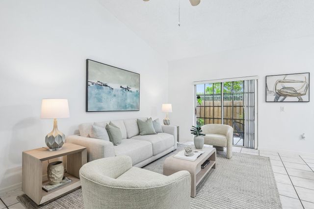 980 NE 212th Terrace 980-01, Miami, FL 33179