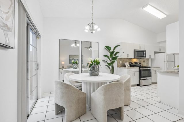 980 NE 212th Terrace 980-01, Miami, FL 33179
