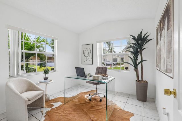 980 NE 212th Terrace 980-01, Miami, FL 33179