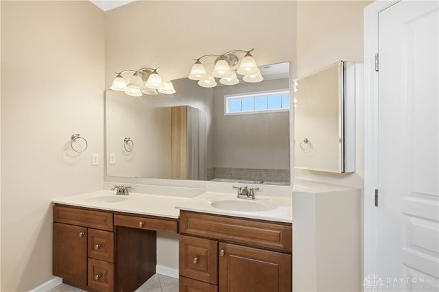 1469 Shaker Run Boulevard, Lebanon, OH 45036