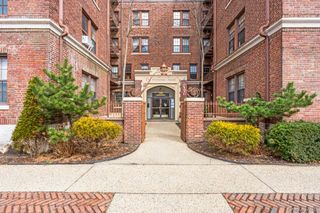 150 Burns Street 2G, Forest Hills, NY 11375