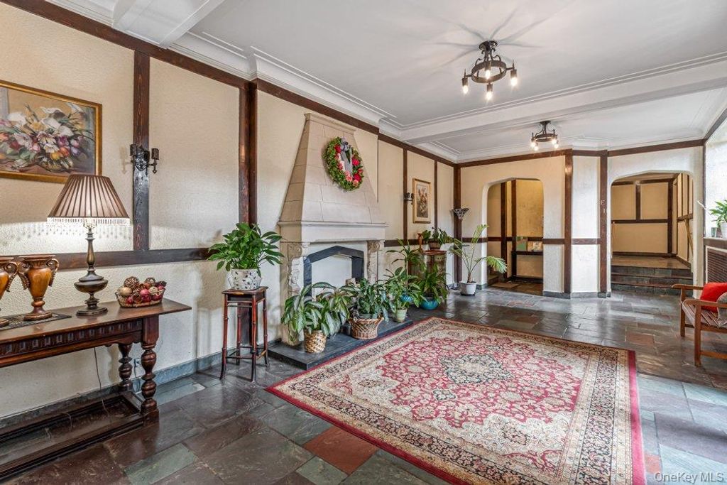 150 Burns Street 2G, Forest Hills, NY 11375 — photo 2